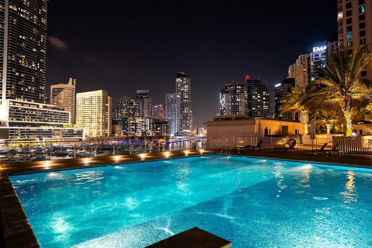 アパート Luxury Waterfront Marina Stay ドバイ