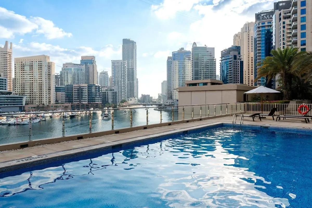 Luxury Waterfront Marina Stay ドバイ アパート